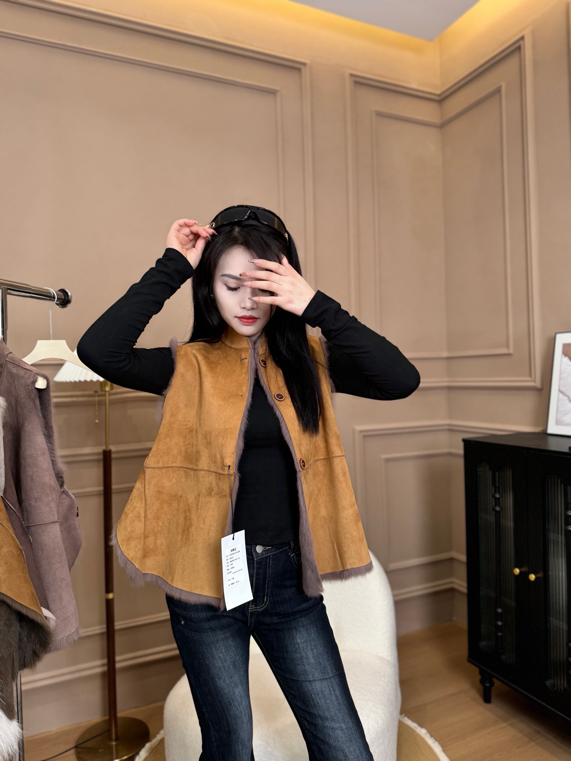 秋冬季新品女士短款皮毛一体两面穿马甲外套