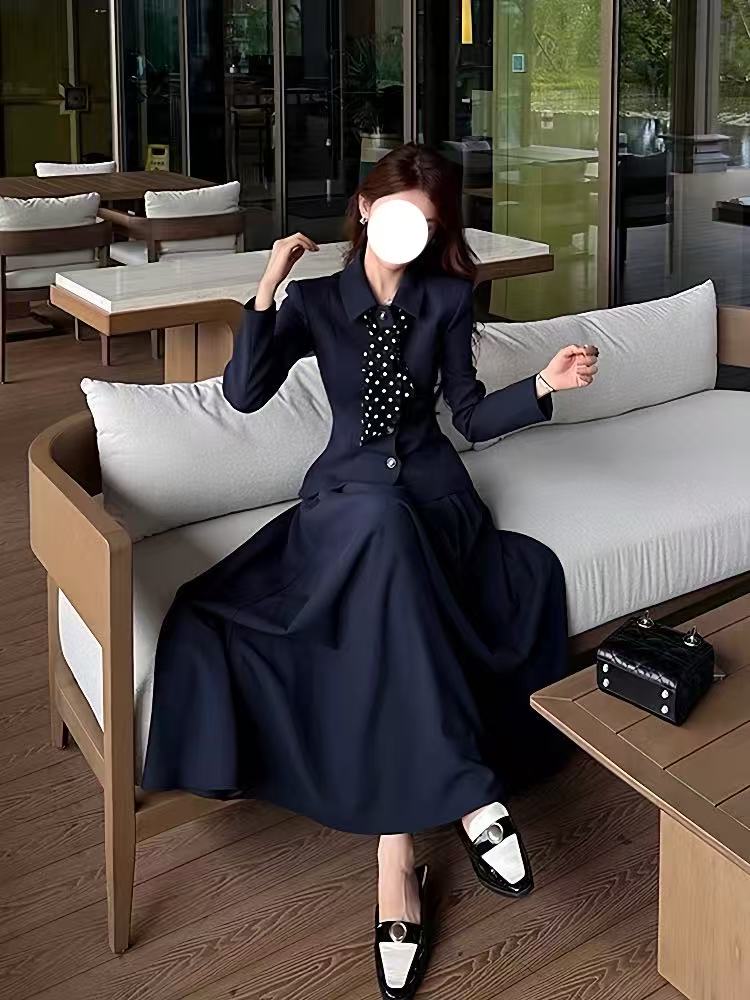 秋季赫本高级修身翻领西装外套气质高腰显瘦A字半身裙套装AM25638