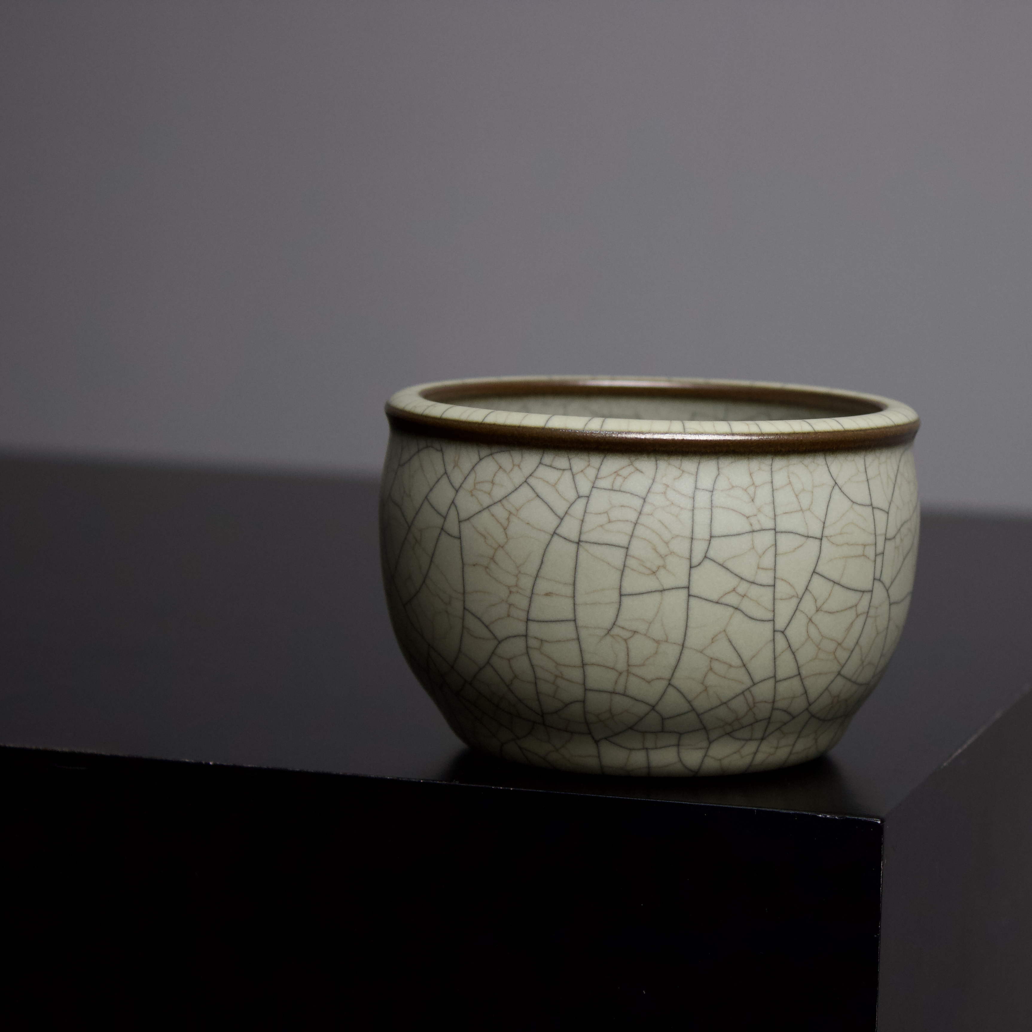 潮音龙泉传世哥窑铁骨铜边金丝铁线风水缸杯主人杯纯手工