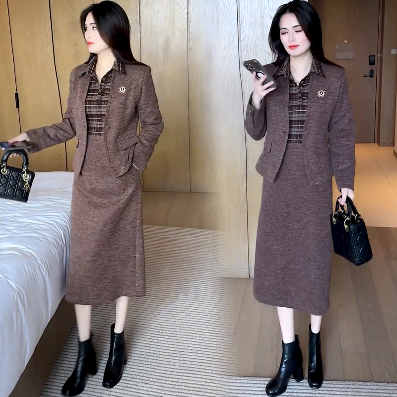 时尚套装女2025秋季新款别致漂亮设计感小香风外套连衣裙两件套