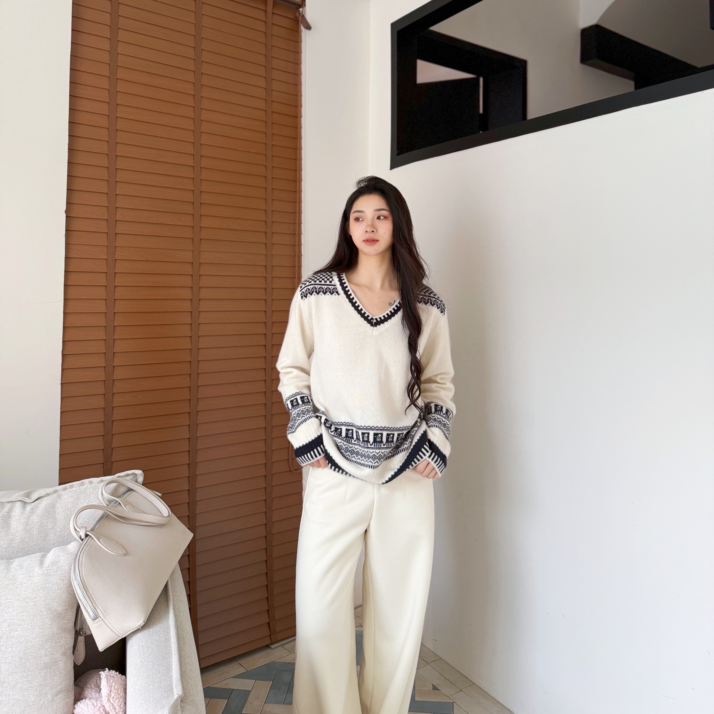 euri摩拉维亚丨100山羊绒丨民族提花V领柔软松弛感羊绒衫-MY6380