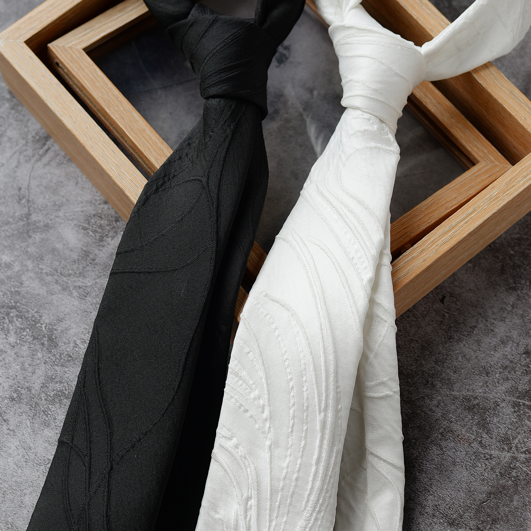 立体工艺手打领带黑色复古百搭奢华高级感西装衬衫女男文艺年轻潮