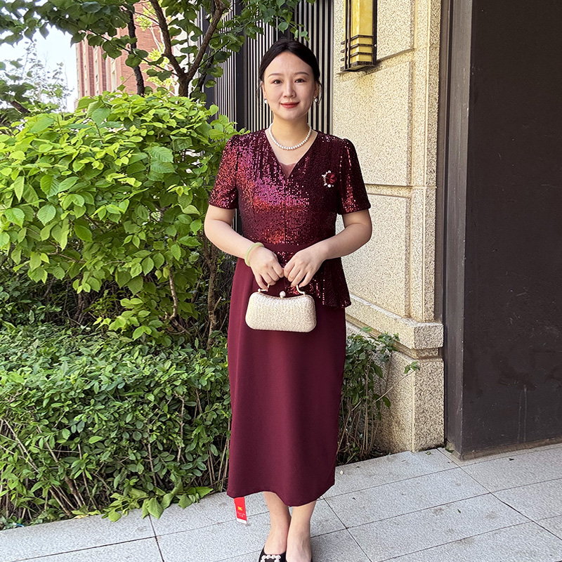 2025年女夏季婚礼结婚妈妈装紫色新款高档假两件婚宴礼服旗袍裙