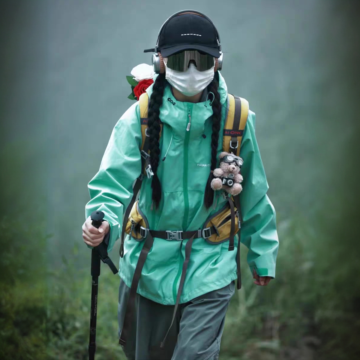 芙沿绿色冲锋衣女款2025新款三合一户外防风防水运动外套登山夹克