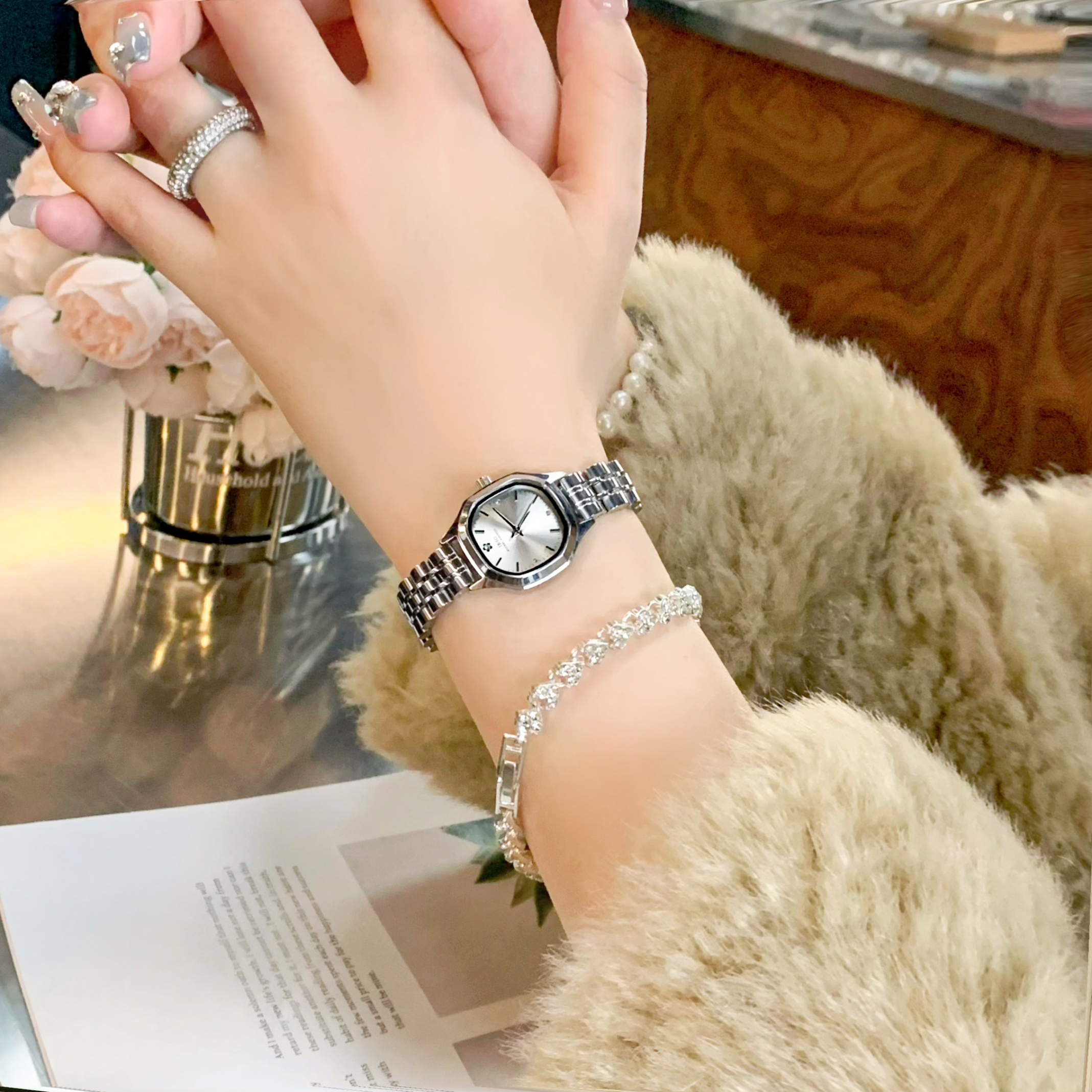 9621精致女款小方表瑞士品牌经典高端新款石英防水手表..带礼盒