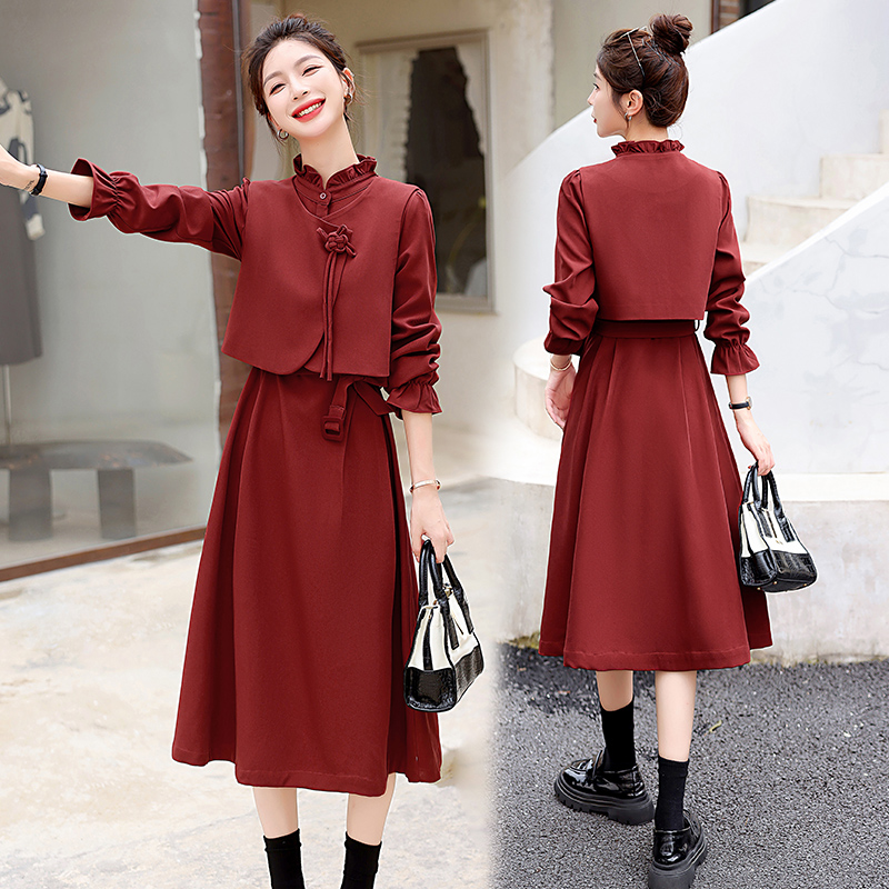 新中式红色显瘦新款女装2025新款套装连衣裙新款女春秋盘口时尚