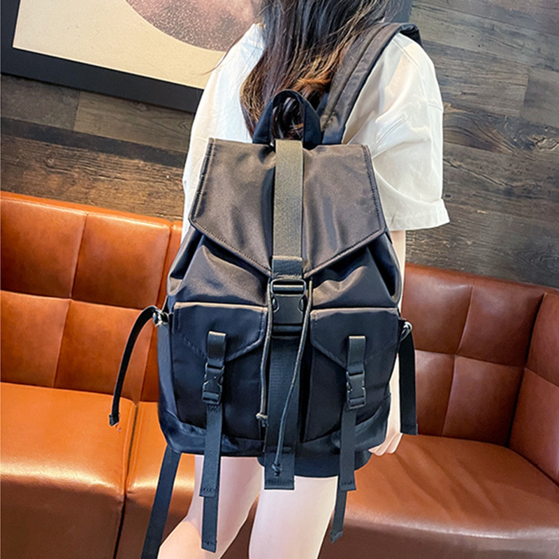 新款2025大容量防水轻便双肩包女包通勤高级感背包旅行包电脑包潮