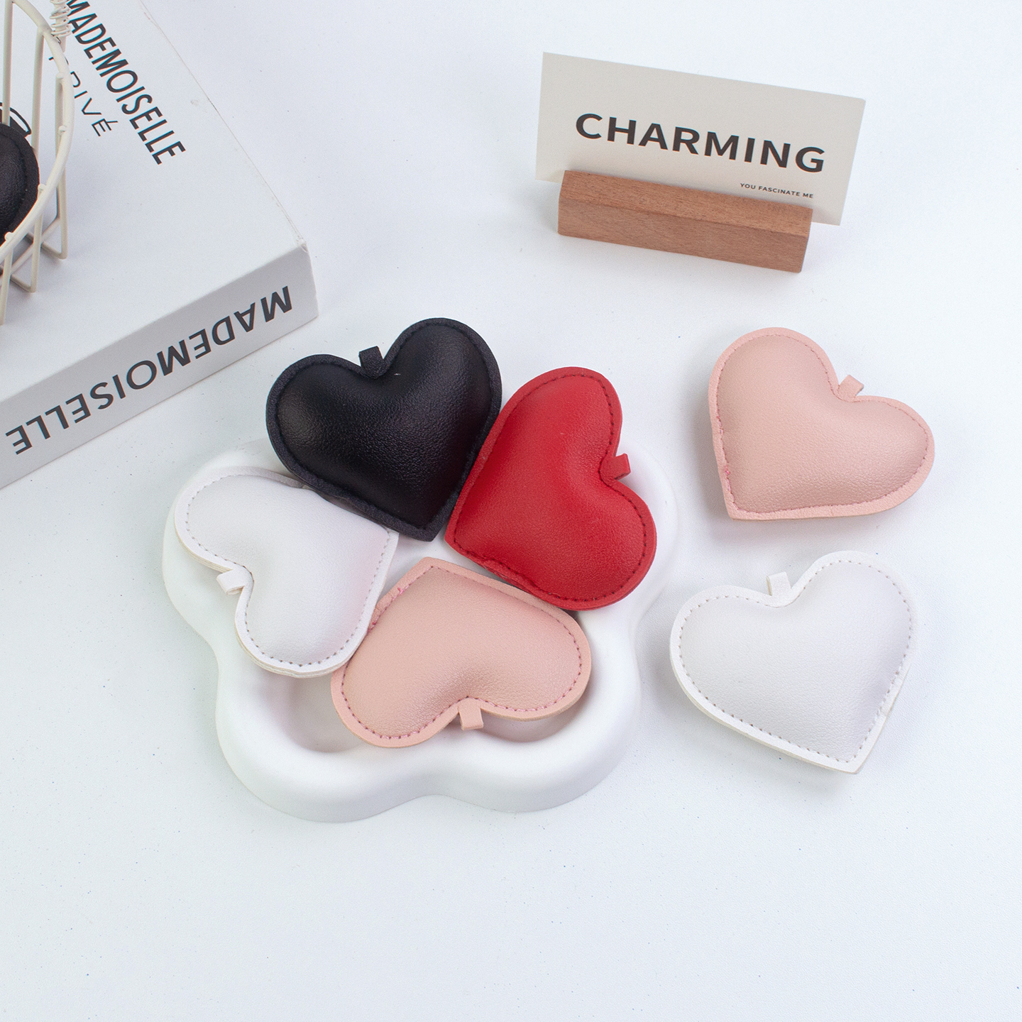 H H 新款简约皮革爱心花艺浪漫包装配饰花束包装手工DIY材料