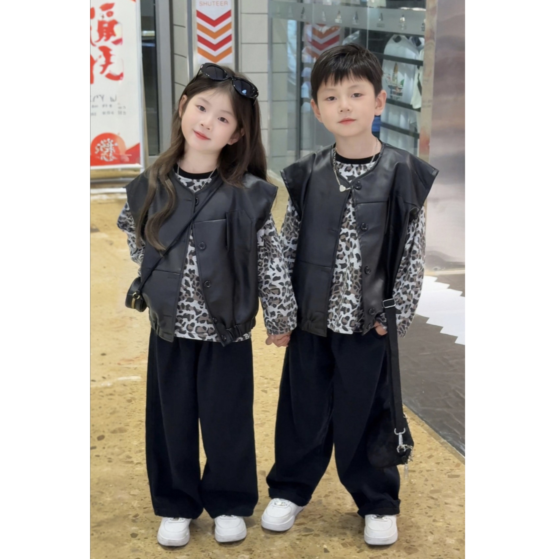 男女童2025秋装新款韩版儿童宝宝皮马甲豹纹打底衫牛仔裤三件套SZ