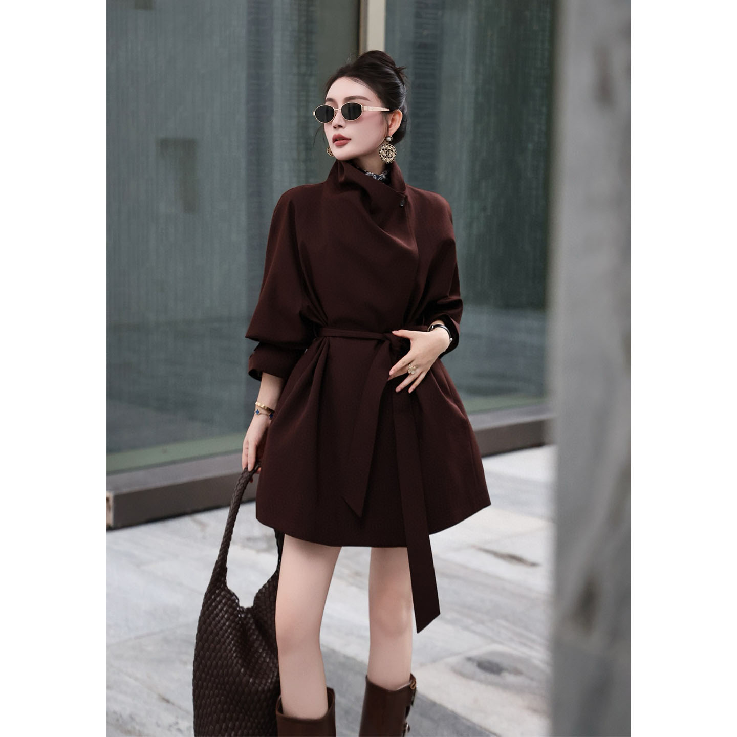 2025秋冬时尚大翻领绑带蝙蝠袖短款风衣高级感女装大长腿气质外套