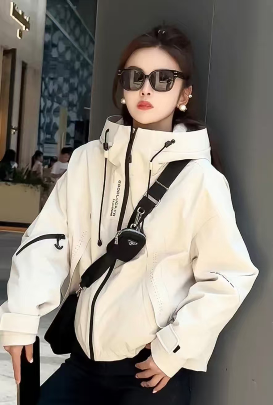 2025年新款冬季宽松型韩版百搭保暖气质出行旅游服松弛感棉服外套