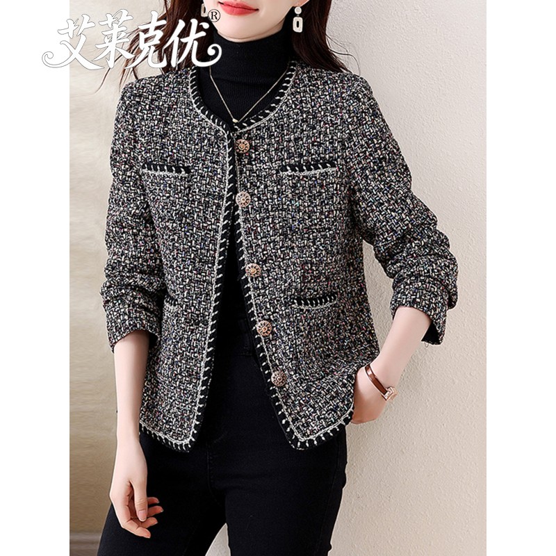 秋装穿搭设计感小香风短外套女士2025秋季新款高级感上衣洋气开衫