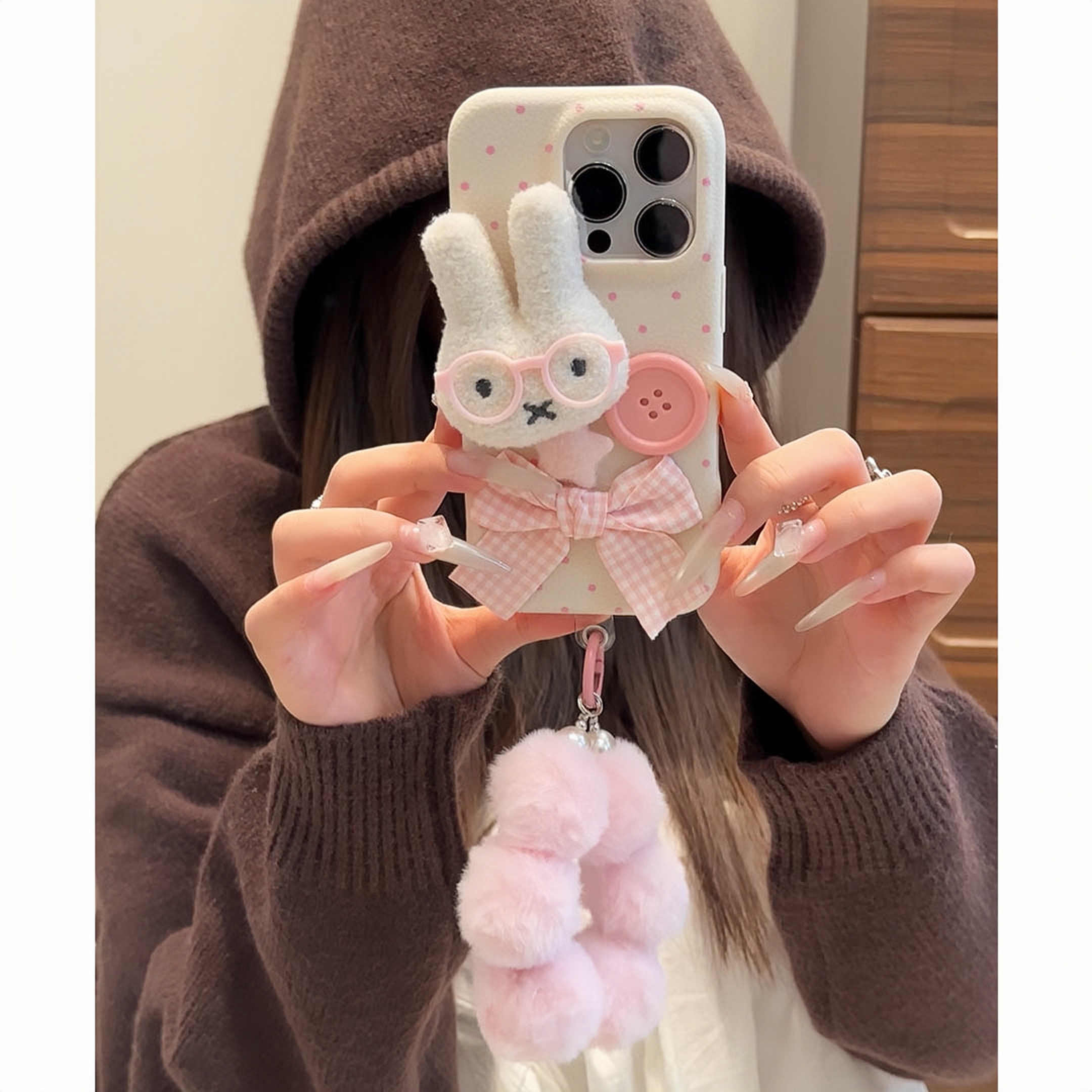 可爱毛绒小兔挂绳适用苹果16/17手机壳iPhone15秋冬13pro女14/12