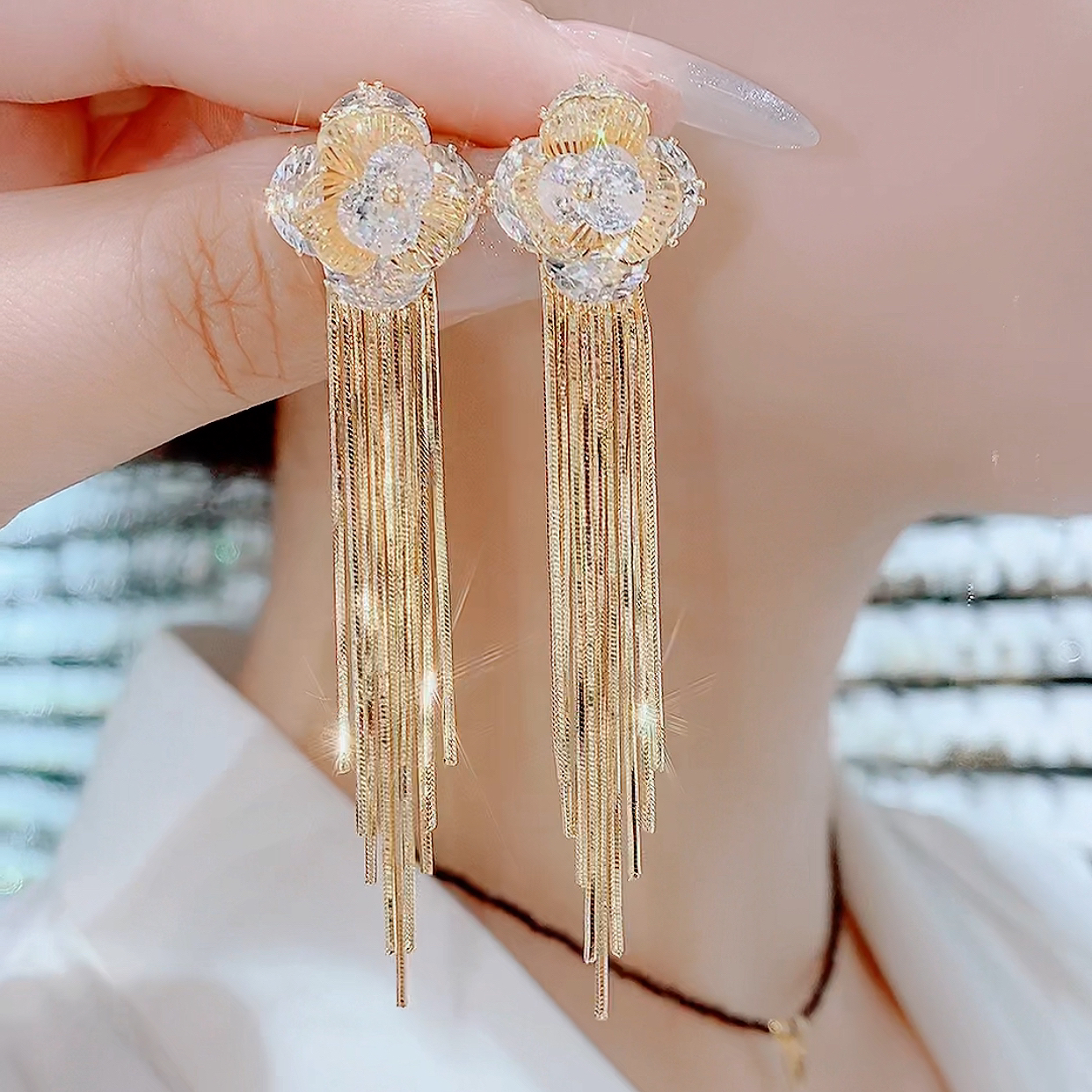 铜合金合成锆石耳饰 896-S925银针日韩原创轻奢气质金色耳环流苏