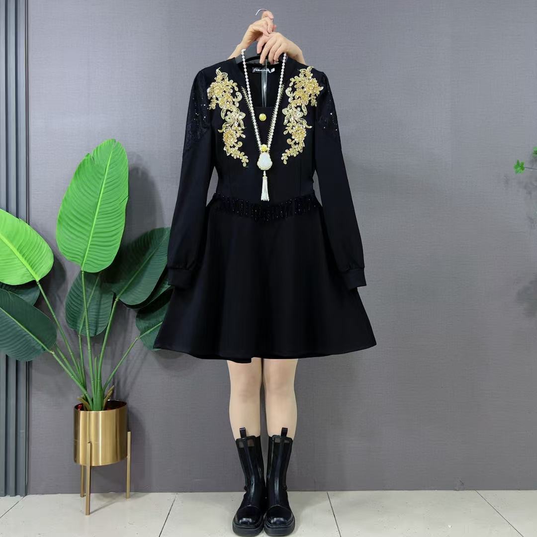 欧货轻奢时尚舒适纯色裙新款休闲修身流苏亮片上衣立体花朵连衣裙