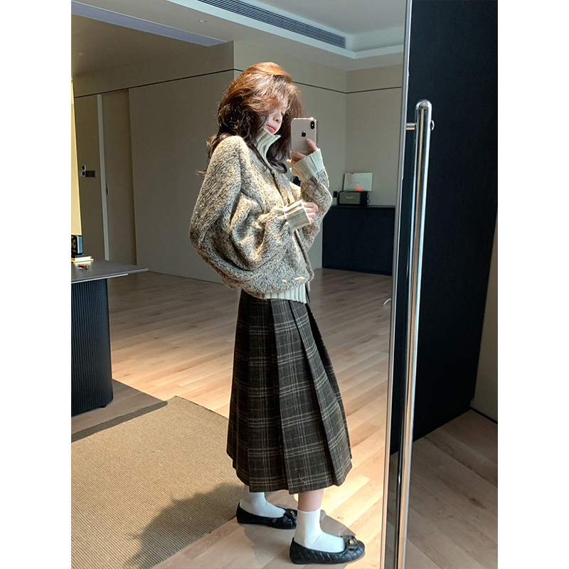 慵懒风通勤软糯高领长袖针织开衫女冬高腰格纹百褶半身长裙26451