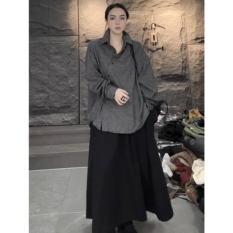设计感宽松翻领格纹衬衫女欧洲站2025春季新款洋气百搭中长款衬衣