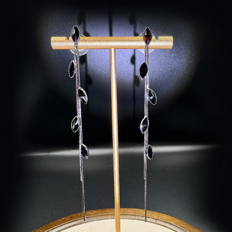 铜合金耳饰 时尚长款树叶流苏耳环女小众气质百搭高级感耳线耳钉