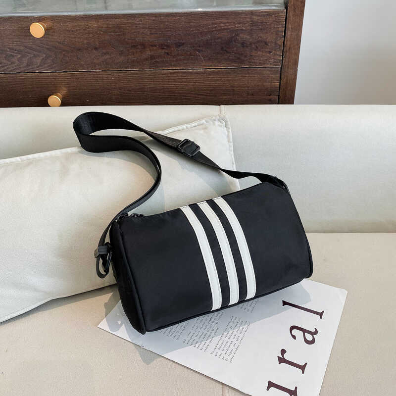 斜挎包男单肩包男士背包运动旅行包小号大容量防水牛津布休闲包潮