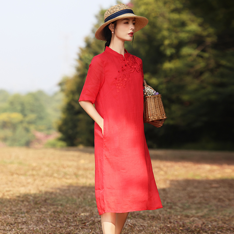 设计感红色苎麻连衣裙女2025新款夏季新中式国风旗袍绣花裙子薄款