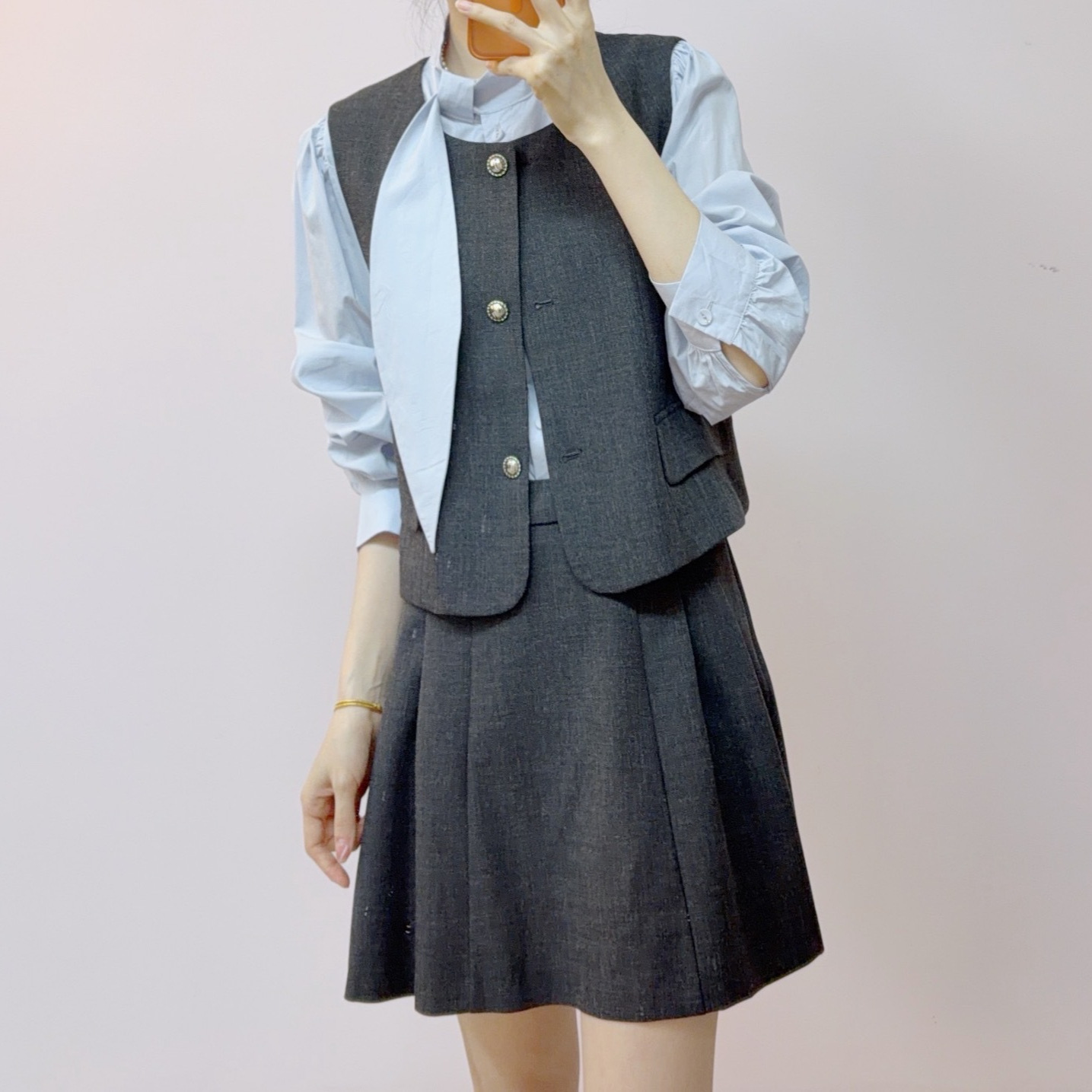 038时尚百搭气质马甲+衬衫+短裤裙三件套套装T038/GJ