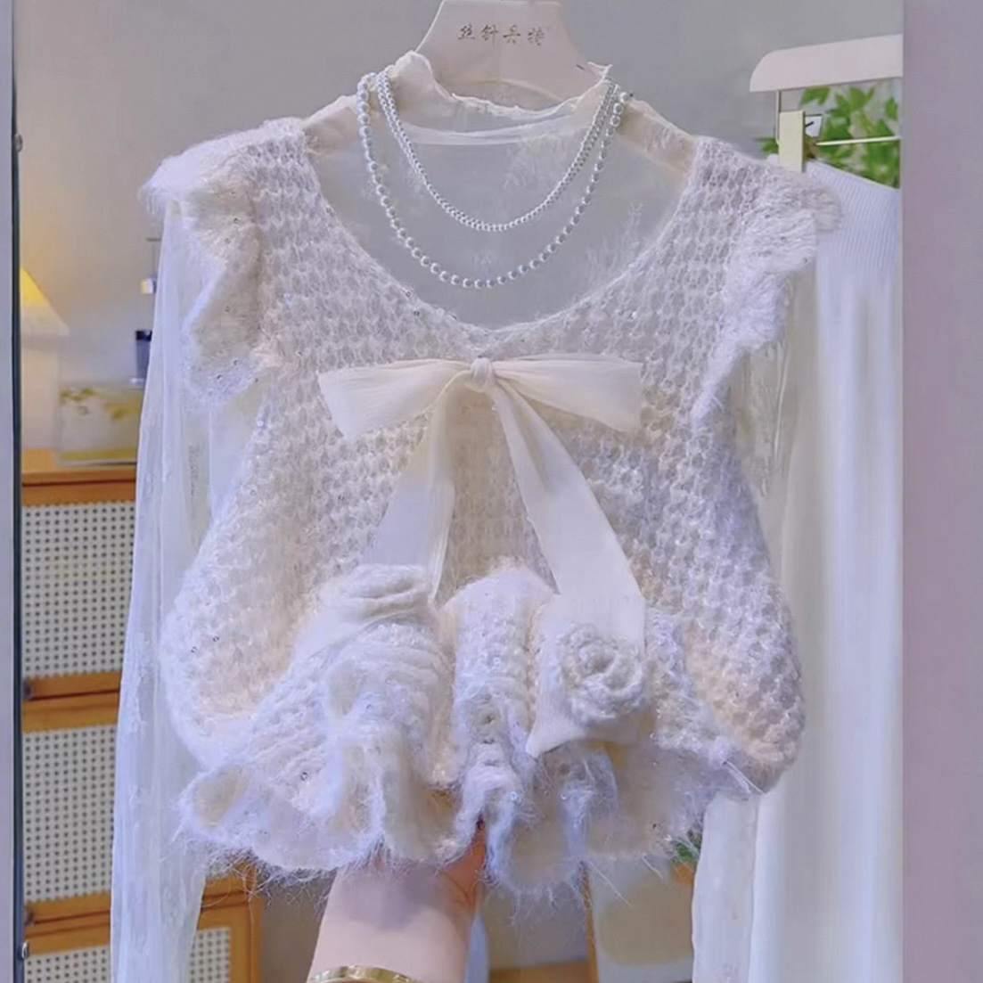 草-亮片镂空小飞袖马甲女早秋新款甜美蝴蝶结针织毛衣叠穿背心