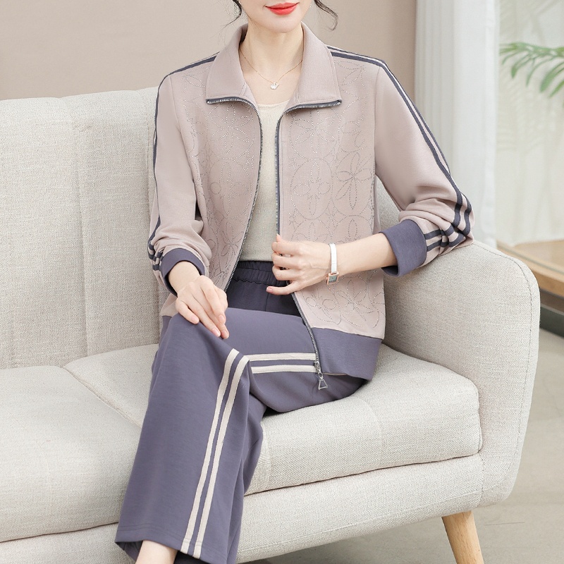 中年妈妈秋装运动服套装女2025新款中老年春秋品牌外套上衣两件套