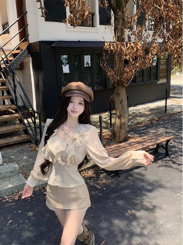 法式温柔复古风套装女秋季v领荷叶边收腰长袖衬衫高腰包臀短裙子