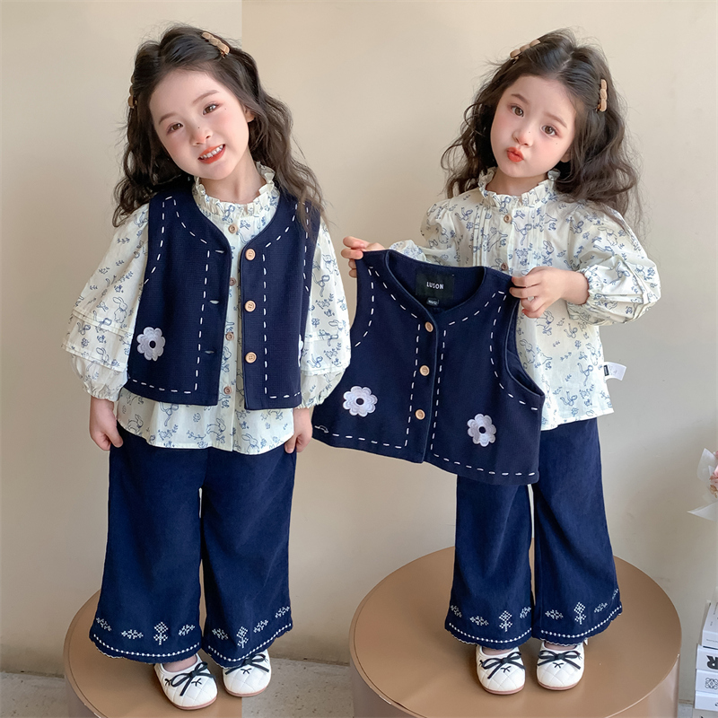 女童套装春秋款2025新款儿童洋气时髦马甲碎花衬衫休闲裤三件套潮