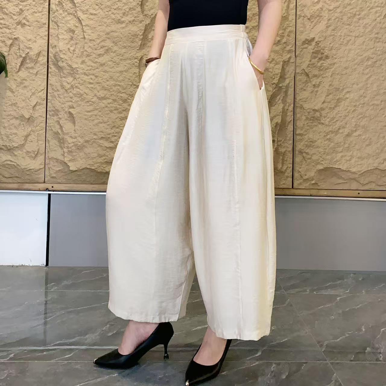 夏季薄款半松紧腰平腰显瘦洋气百搭减龄遮肉纯色麻料阔腿灯笼裤