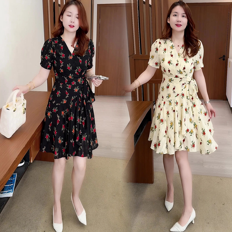 V领连衣裙B3031 2025夏季新款时尚小个子绑带高腰减龄碎花中长裙