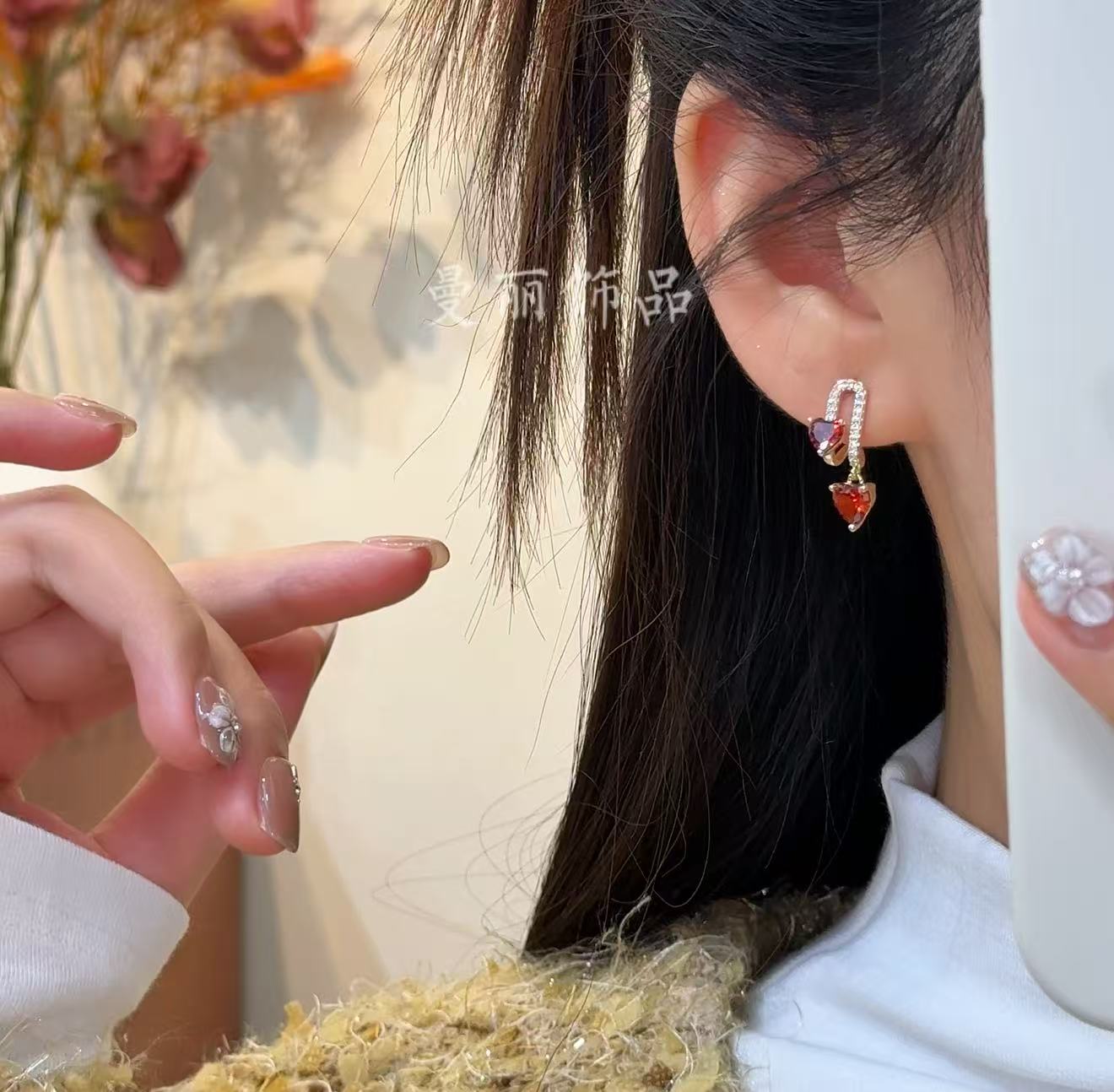 铜合金耳饰 2026轻奢时尚微镶暖锆耳钉