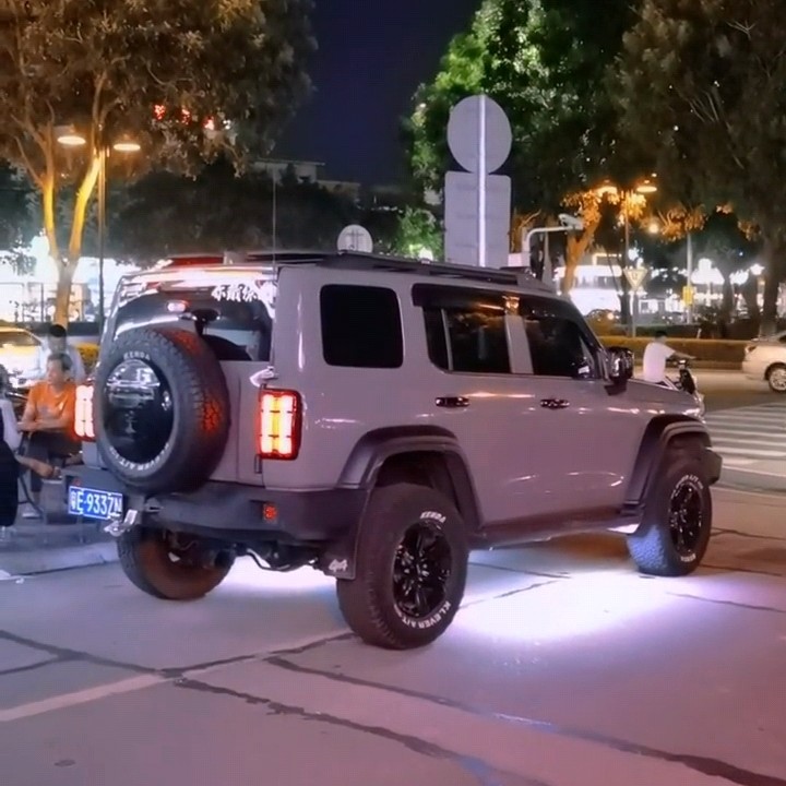 坦克丰田越野车系列迎宾照地灯