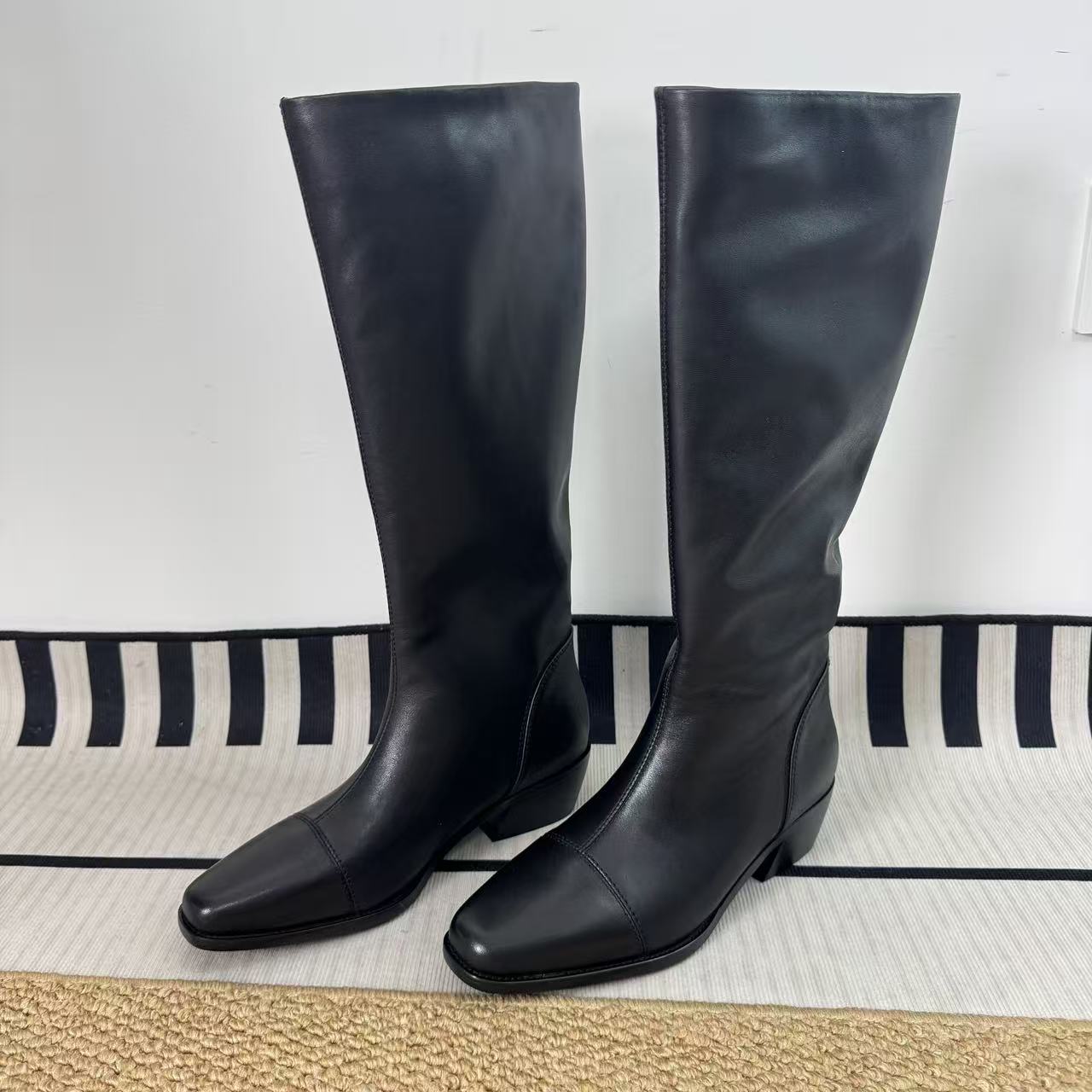 2025新款小胎牛皮粗跟小方头骑士靴百搭高级长筒靴极简时尚显瘦