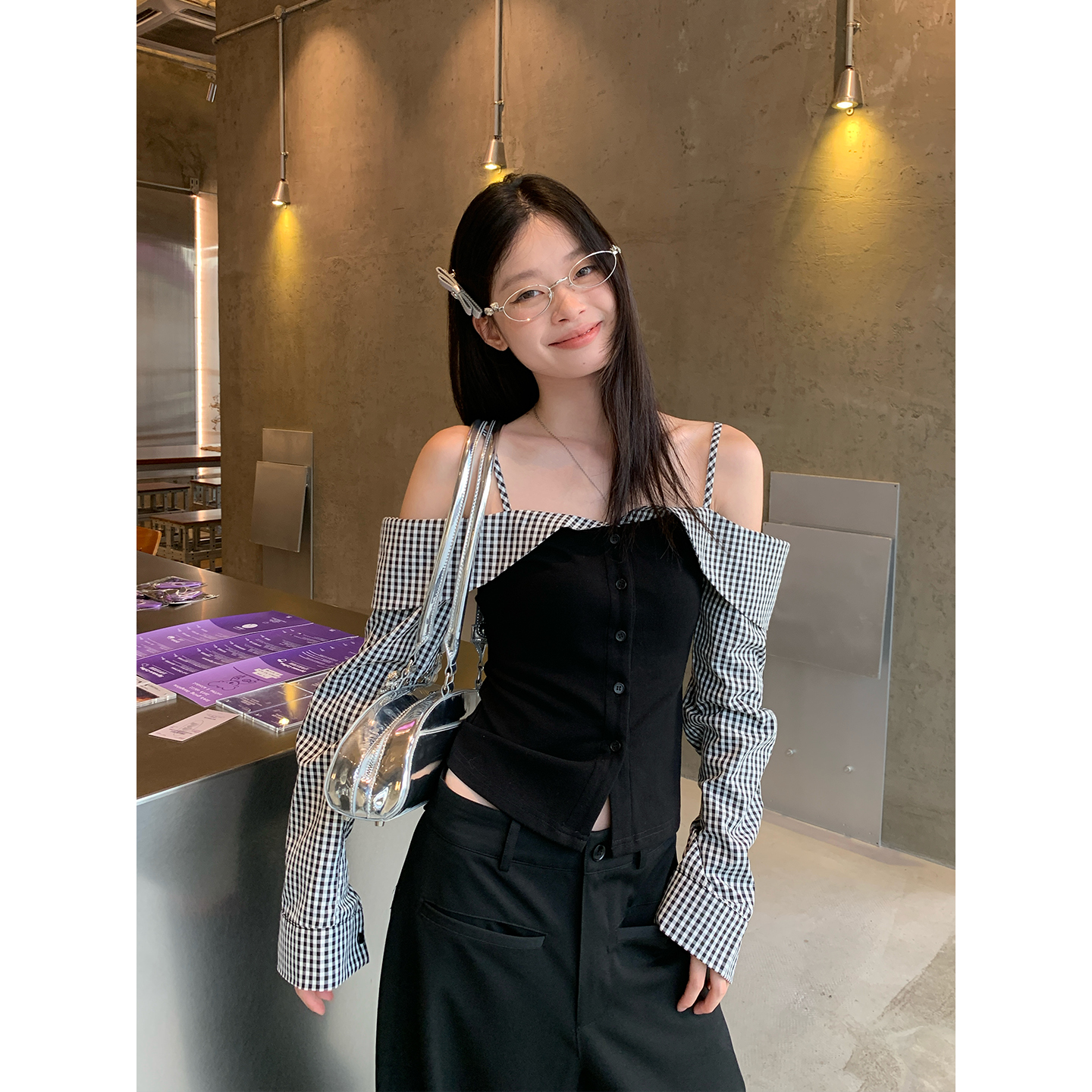 韩系辣妹早秋假两件格子一字肩长袖衬衫短款上衣休闲直筒阔腿裤