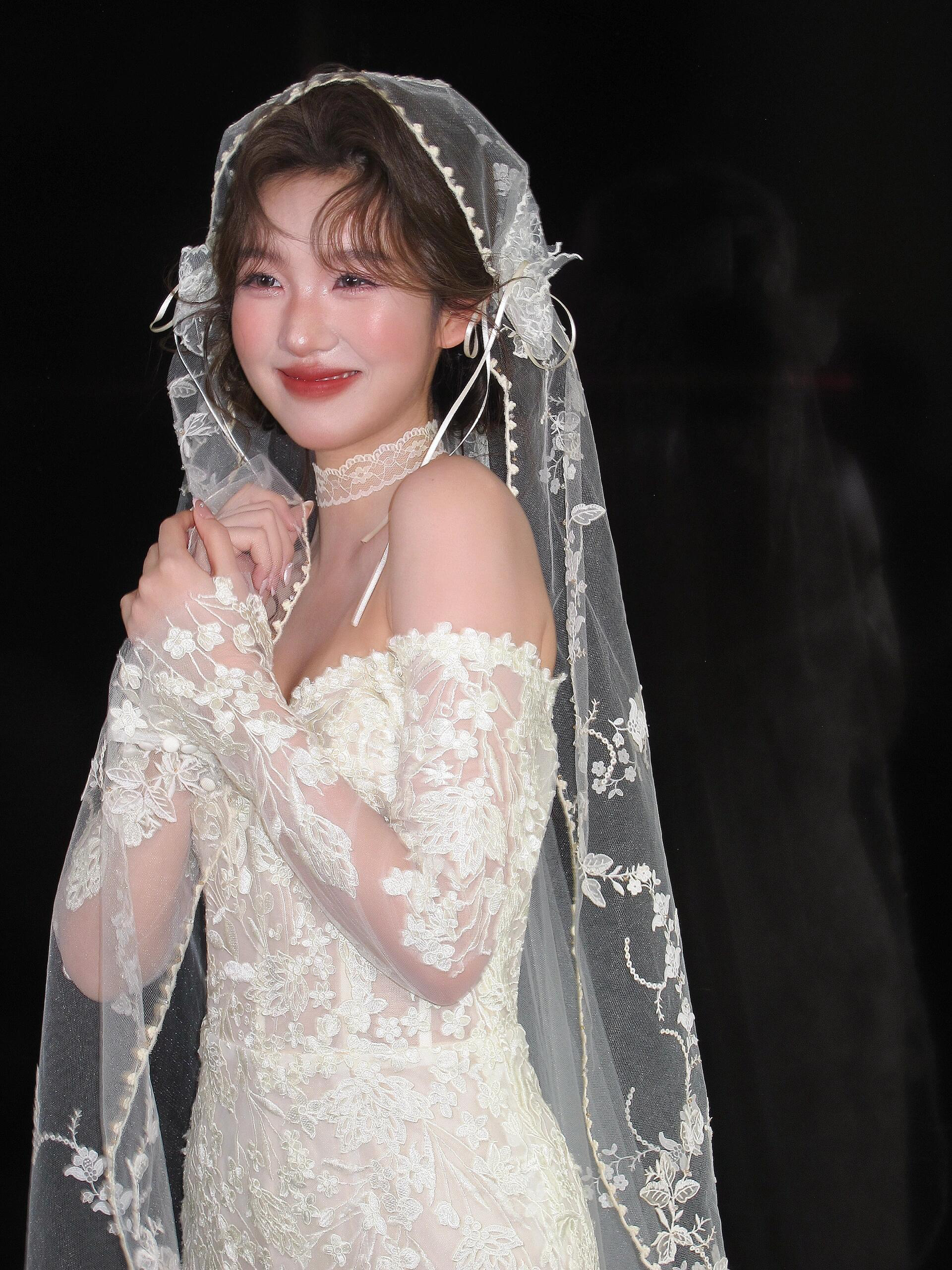 1390软纱森系蕾丝婚礼甜美风头纱