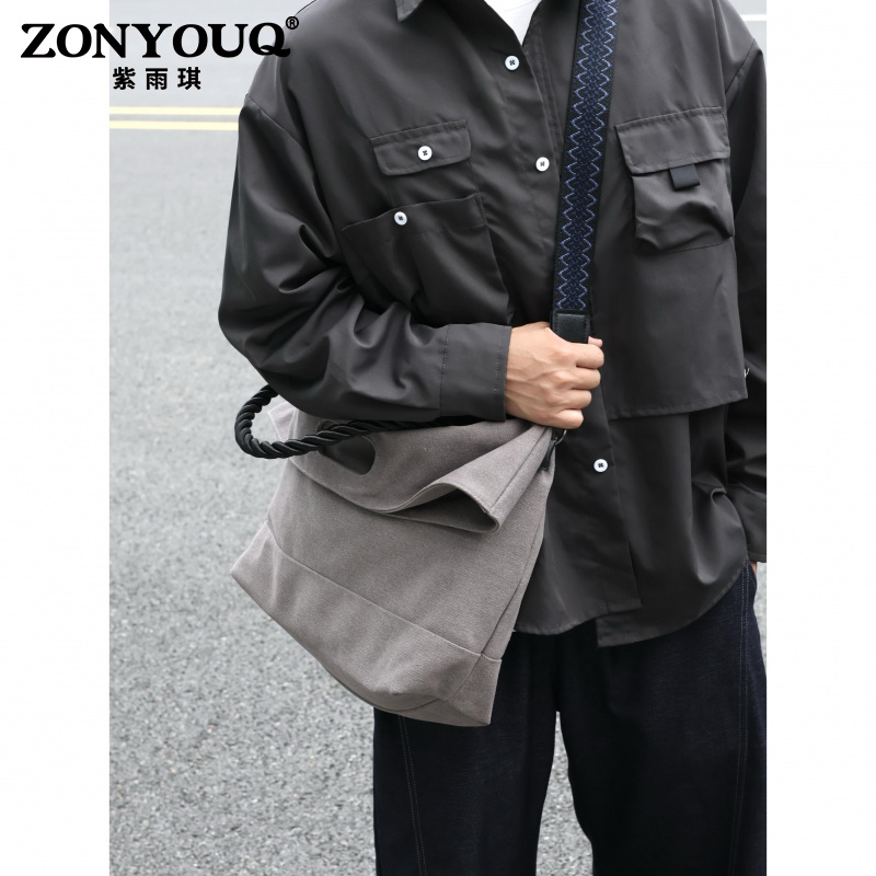 紫雨琪新款男土单肩斜挎包大容量通勤包休闲百搭包健身包复古胸包