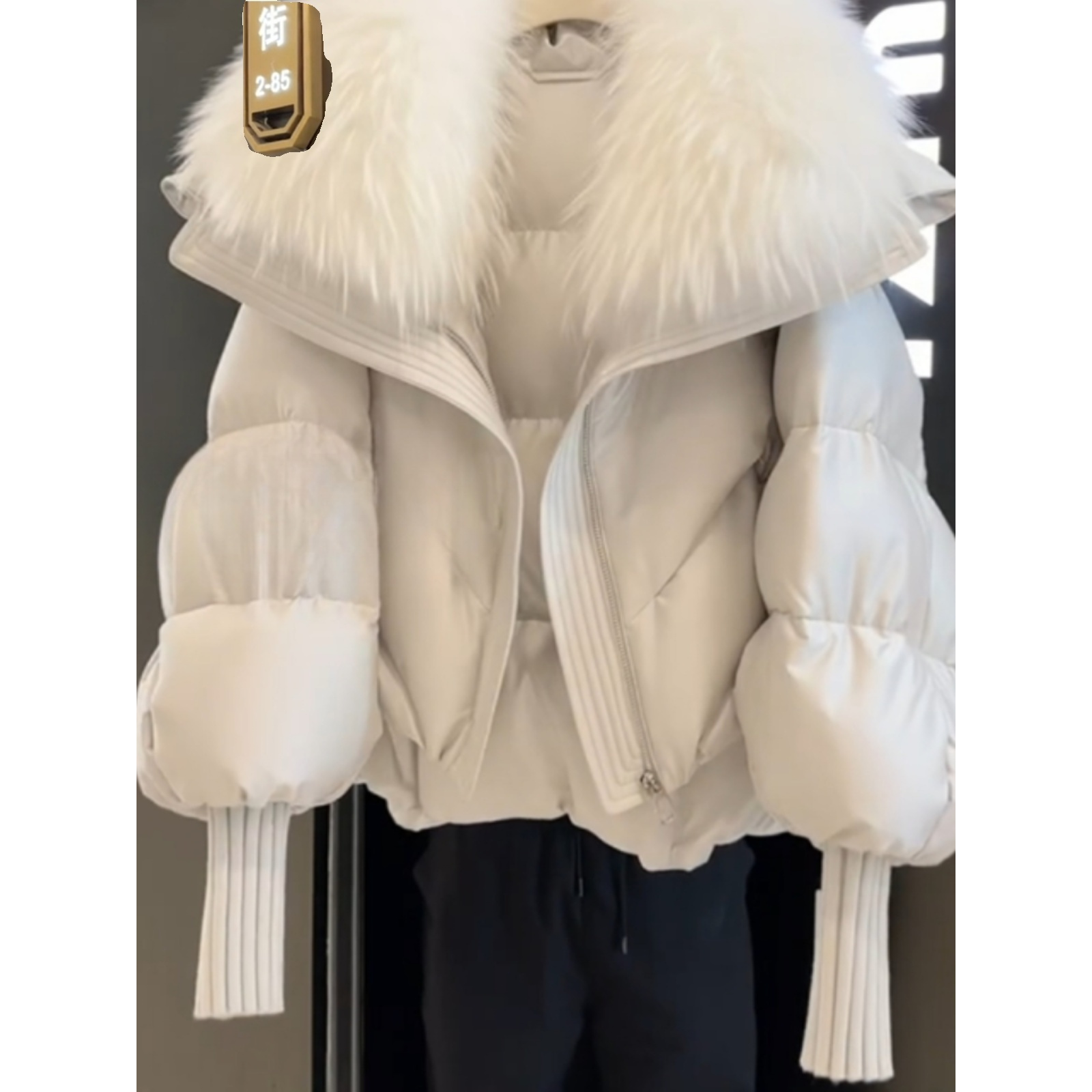 好看大毛领气质棉服女2025年冬季时髦爆款加厚短款保暖面包服外套