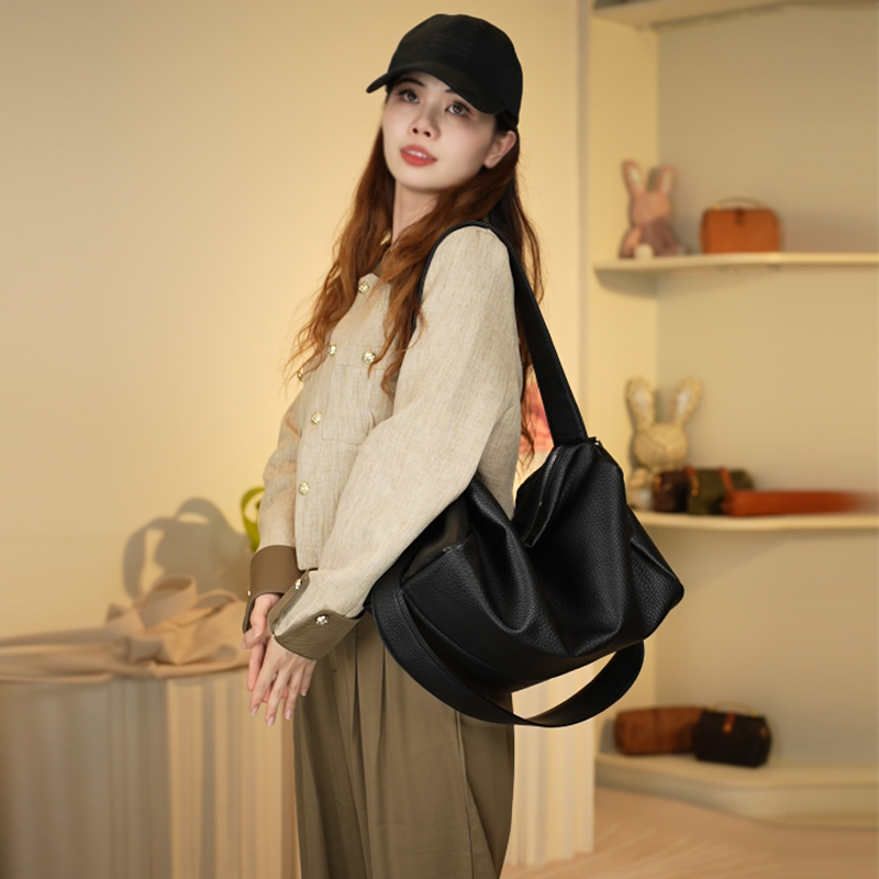 轻便腋下包大容量旅行时尚休闲单肩包斜挎双十一送礼托特包女士