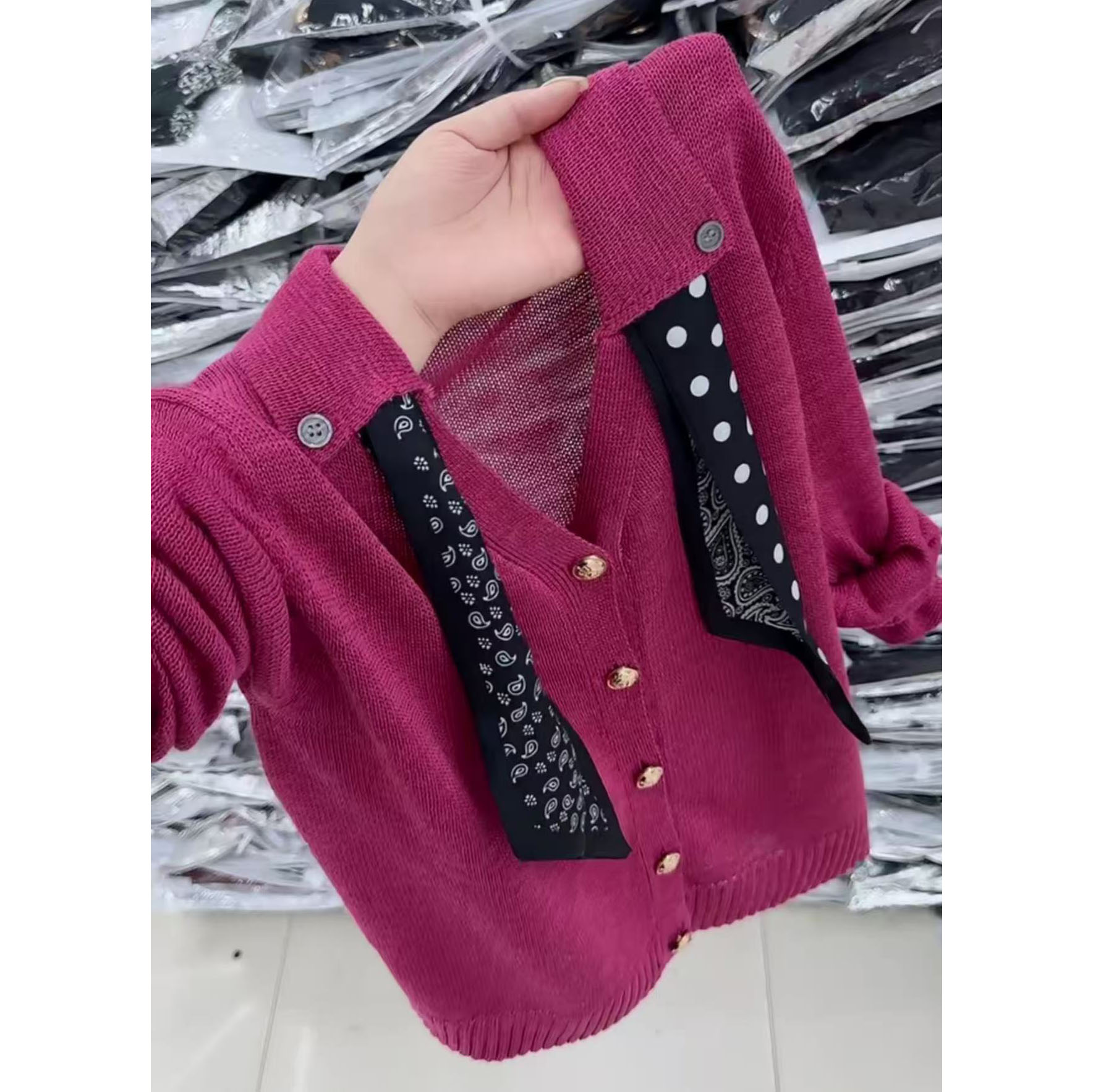 今年流行穿搭2025夏季新款温柔风套头宽松单排扣毛针织衫长袖上衣