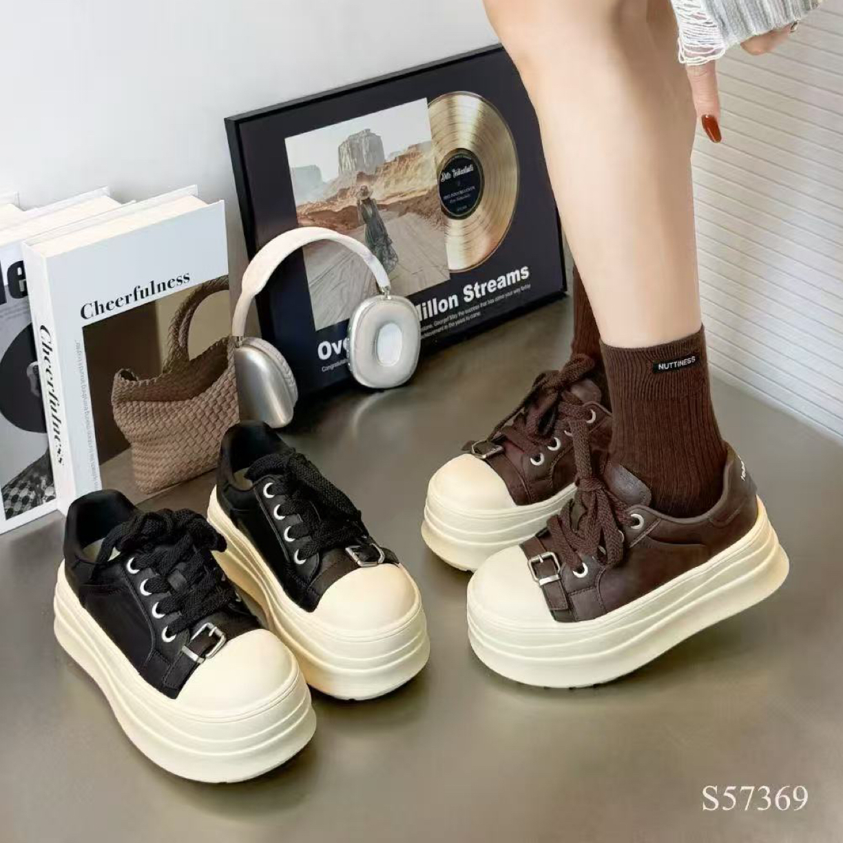 欧货2025秋季新款真皮厚底增高休闲板鞋女时尚百搭大头系带面包鞋