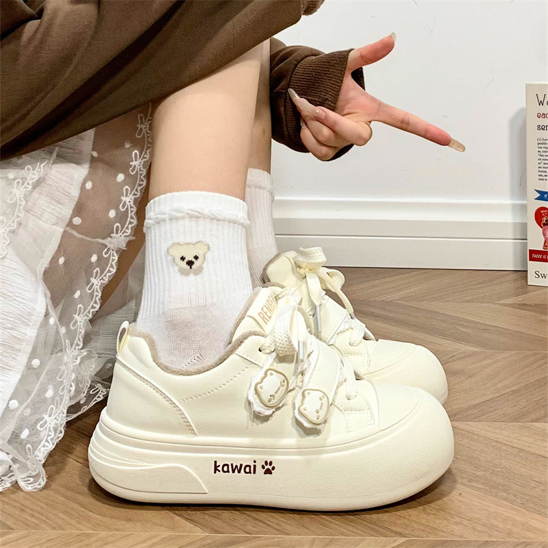 人本超火皮面加绒小白鞋女2025冬季新款增高女鞋百搭休闲板鞋学生