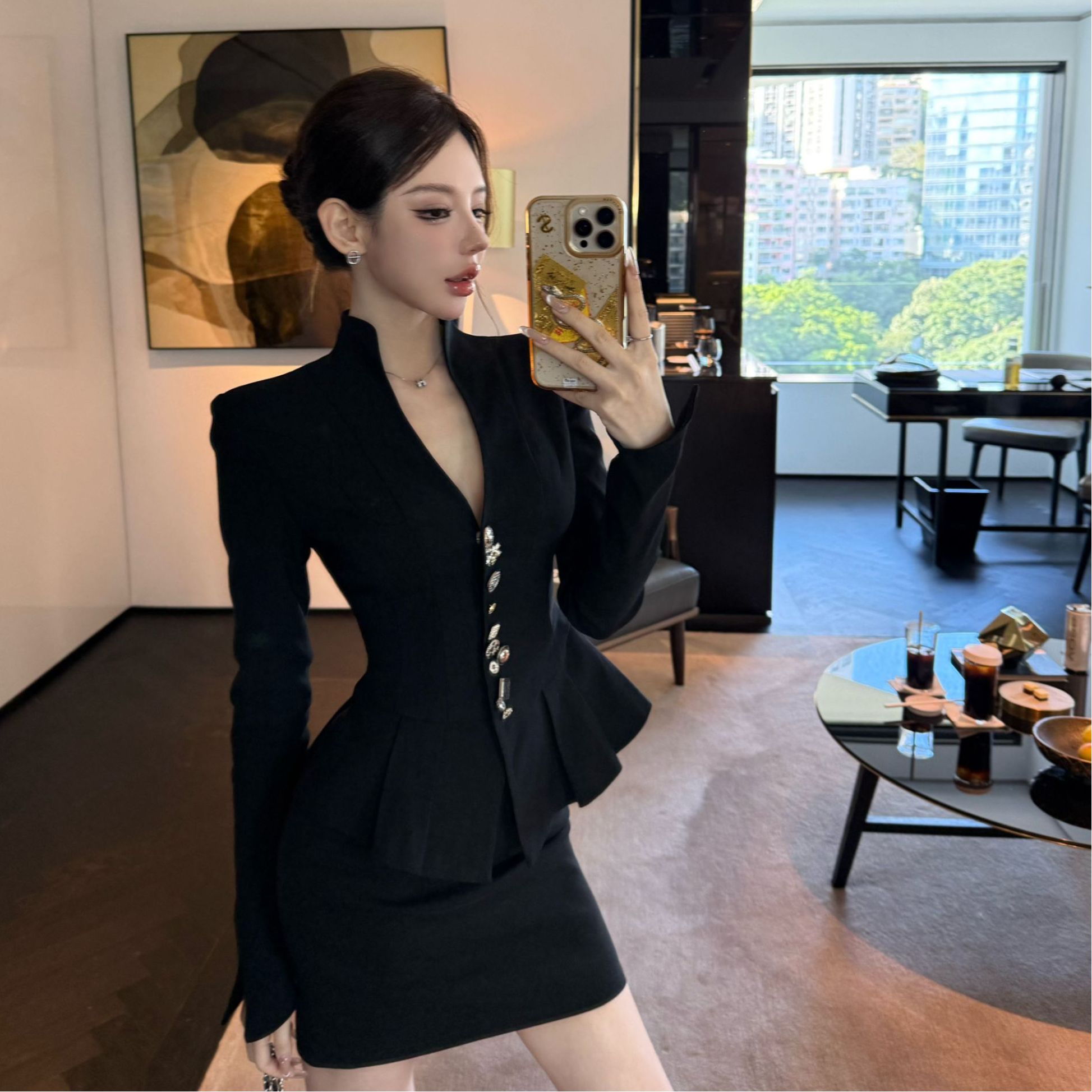 粉红PINK丨“时尚真谛”设计感金扣早秋气质修身外套FH25C3C3086
