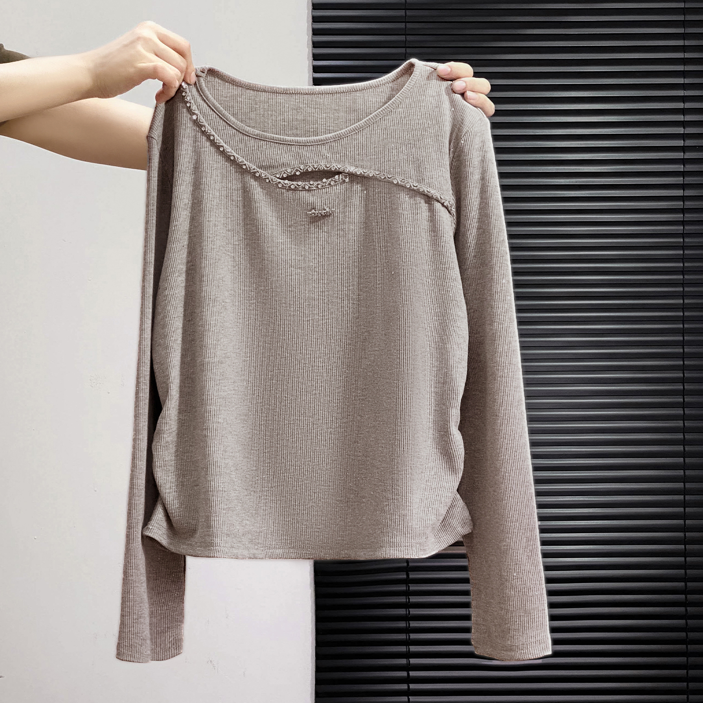 欧货高级感重工烫钻长袖T恤女2025秋冬款洋气显瘦打底衫内搭上衣