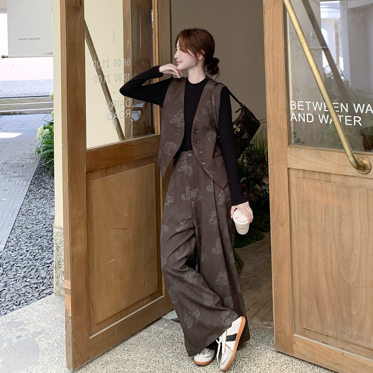 复古设计感气质显瘦套装女秋季新款百搭印花马甲高腰裤内搭三件套