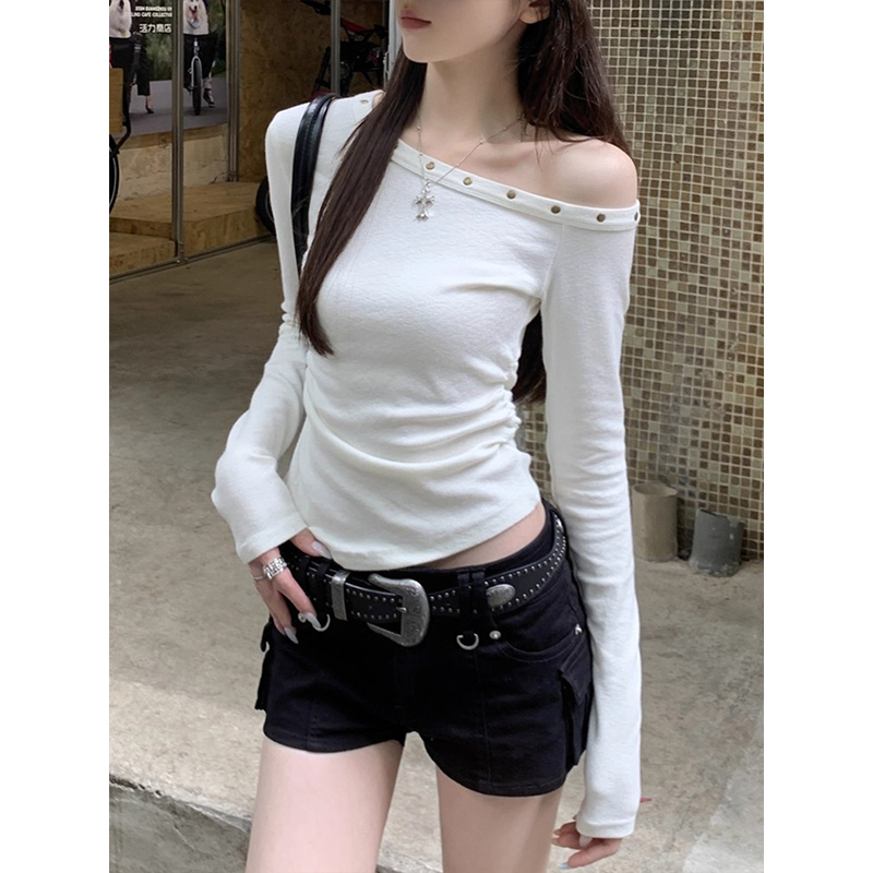 个性潮流韩版T恤气质斜肩小衫女秋季新款褶皱设计感铆钉辣妹上衣