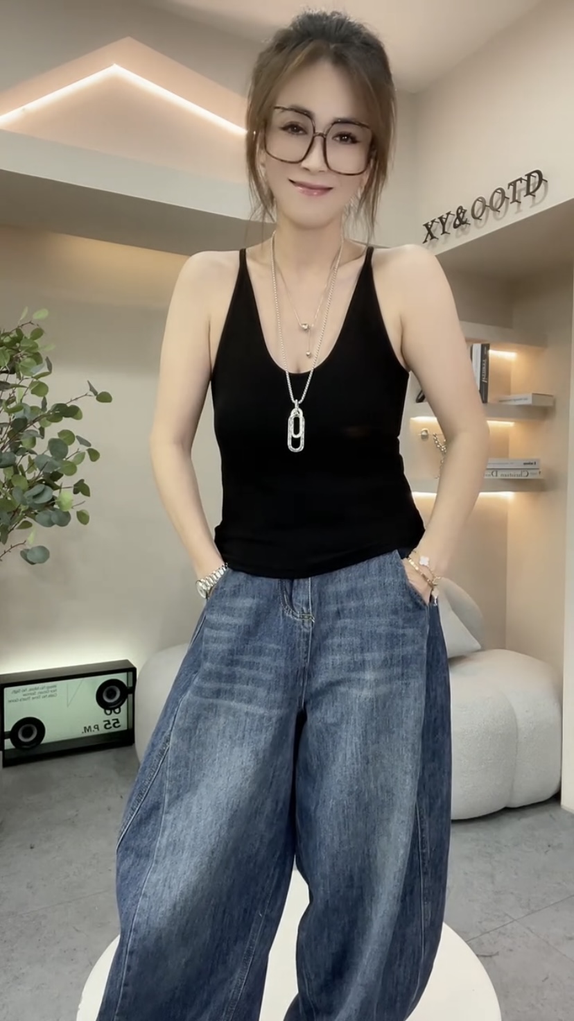2025新款背心女内搭外穿设计感纯色美背修身无袖针织上衣带胸垫