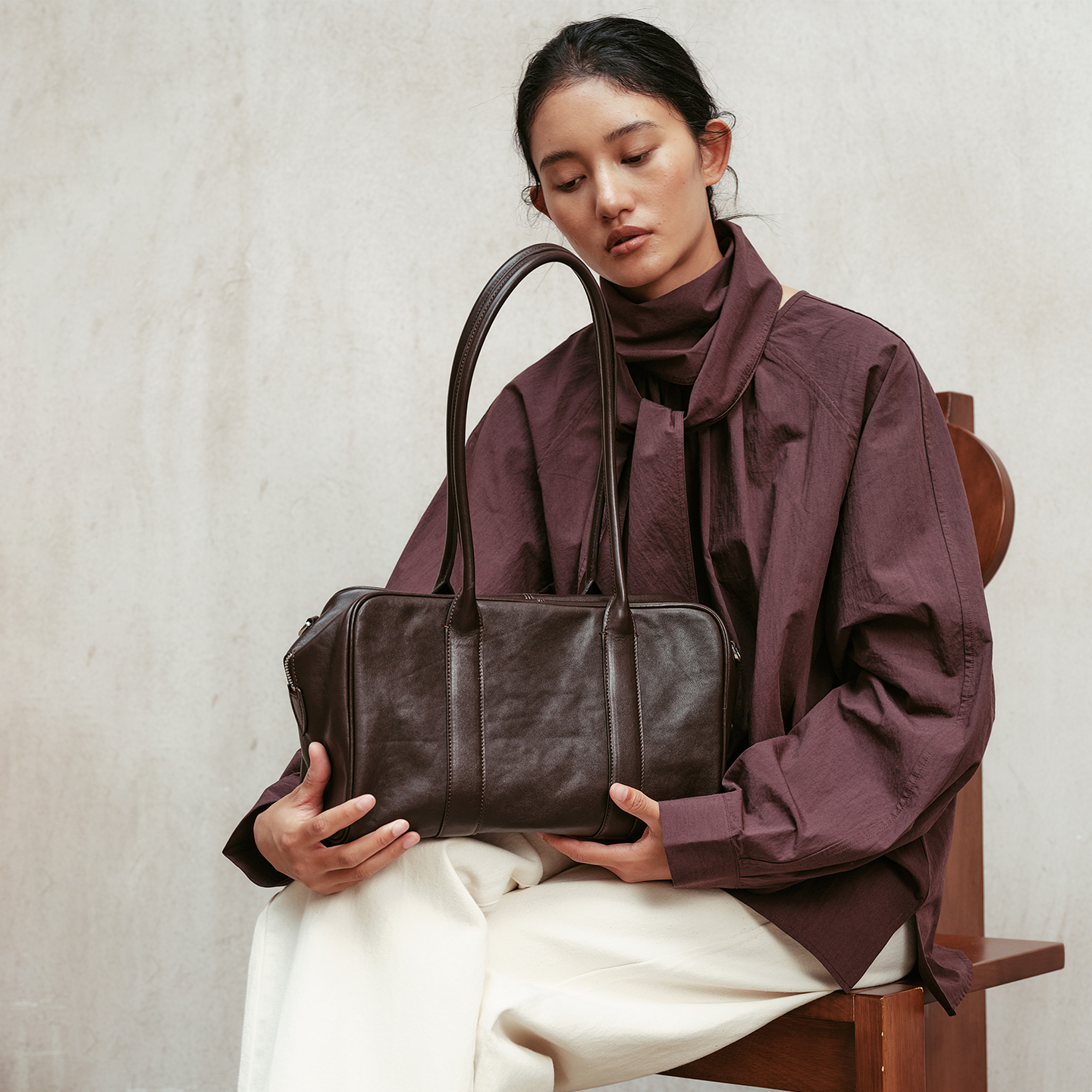 AVALEA葳里 头层植鞣牛皮锁匣保龄球包大号 复古波士顿单肩包C432