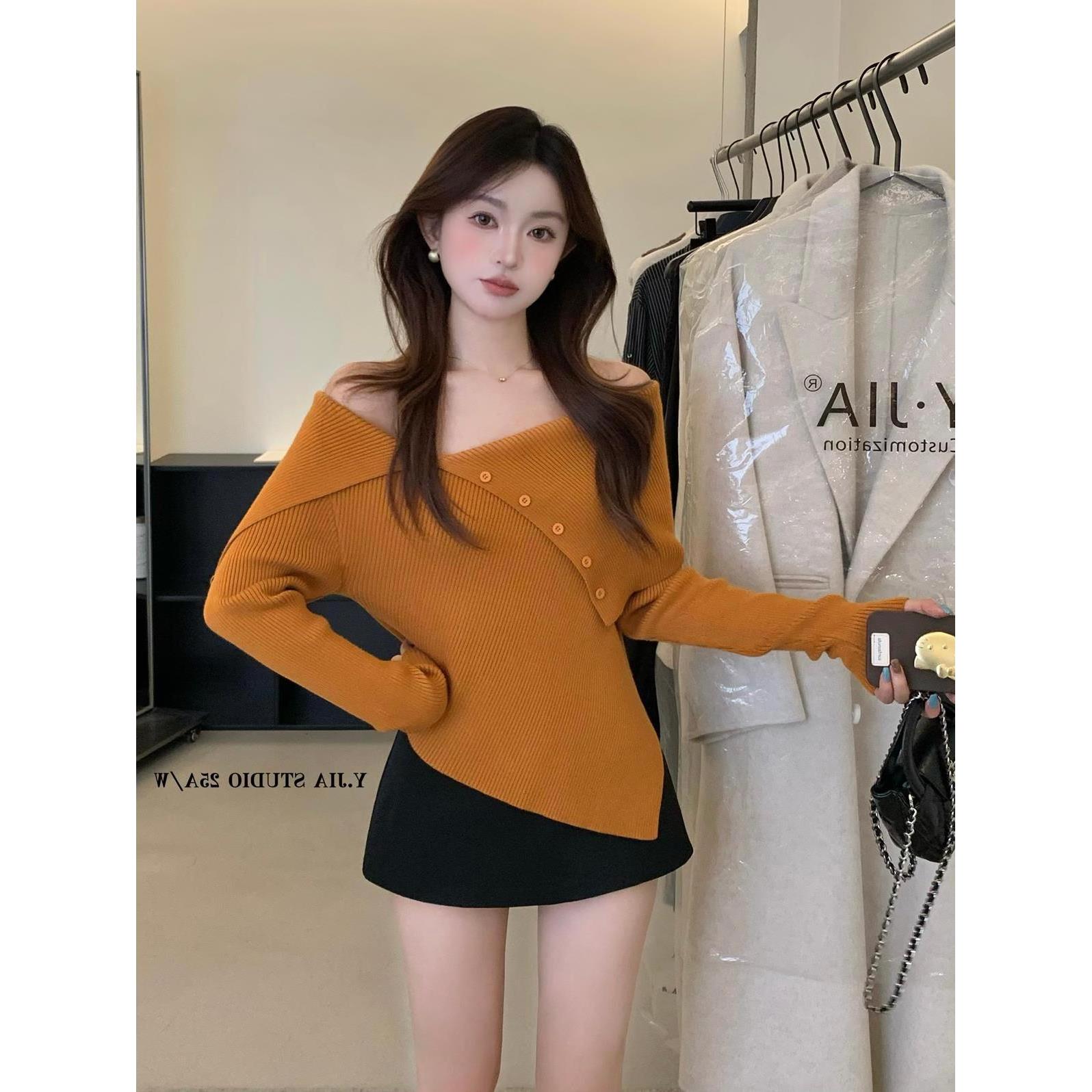 韩系独特长袖套头V领针织衫女初秋不规则翻领修身显瘦一字肩上衣