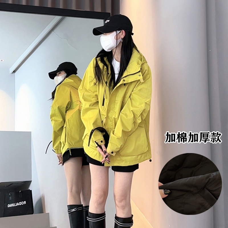 秋冬季宽松休闲户外旅行登山防风加厚保暖冲锋夹克女情侣款外套